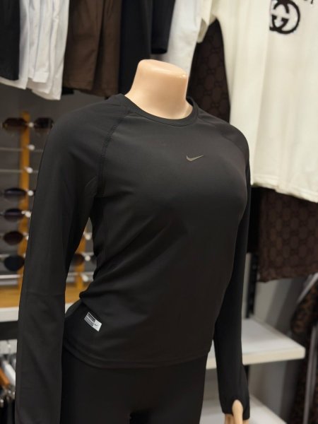بلوزة Nike