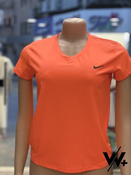 بلوزة Nike