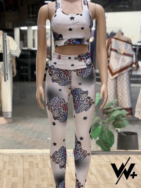 طقم Nike