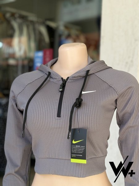 بلوزة Nike