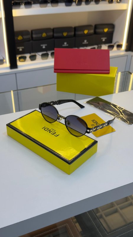 نظارة FENDI